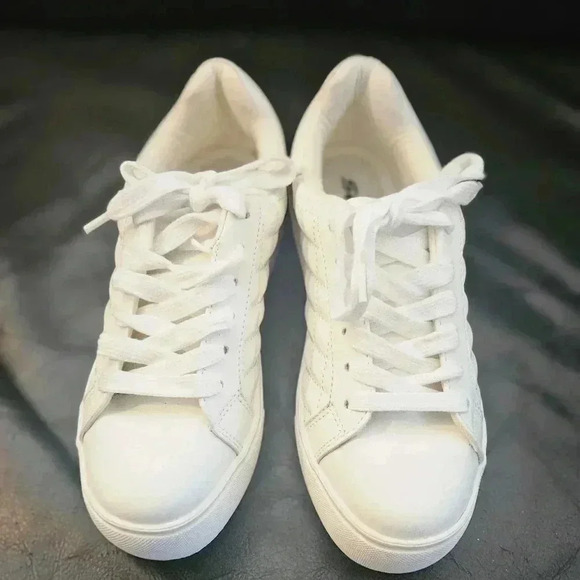 Soda White Quilted Laceup Platform Sporty Casual Shoe Sz 6 US - Picture 4 of 9